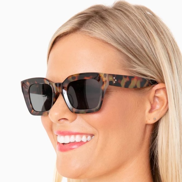 Accessories - Tuckernuck sunglasses